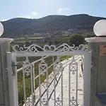 Dandelion Paros Iii Apartment