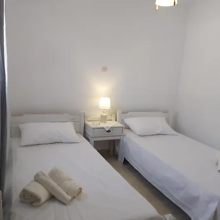 Dandelion Paros Iii-iv Apartment Kostos